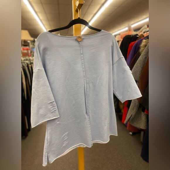 D Designs ladies Small Blue Sweater Tee w/ Multi Buttons - Picture 4 of 4